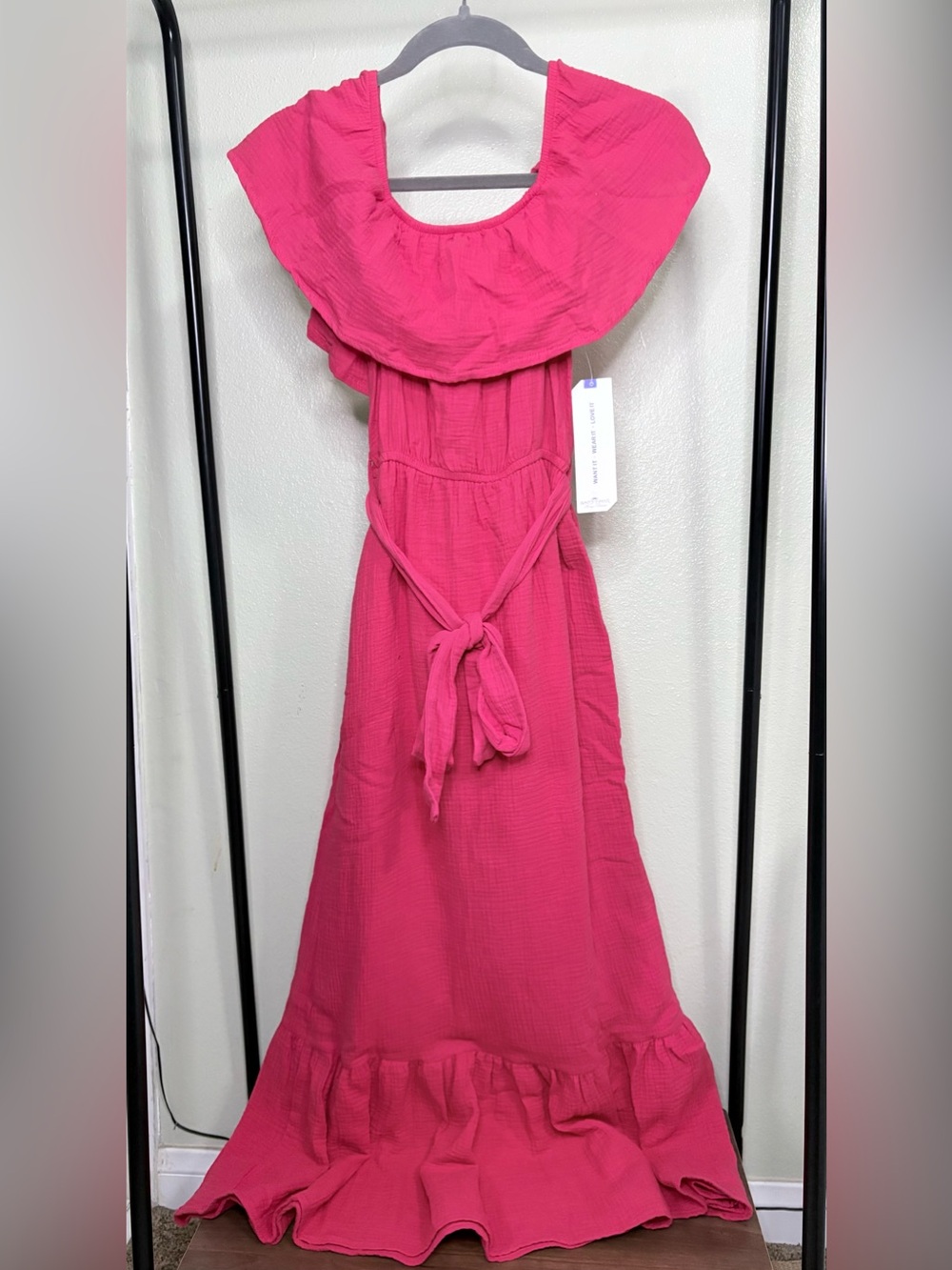 NWT Almost Famous Fuchsia Pink Ruffle Neckline Tiered Tie Waist Maxi Dress Size